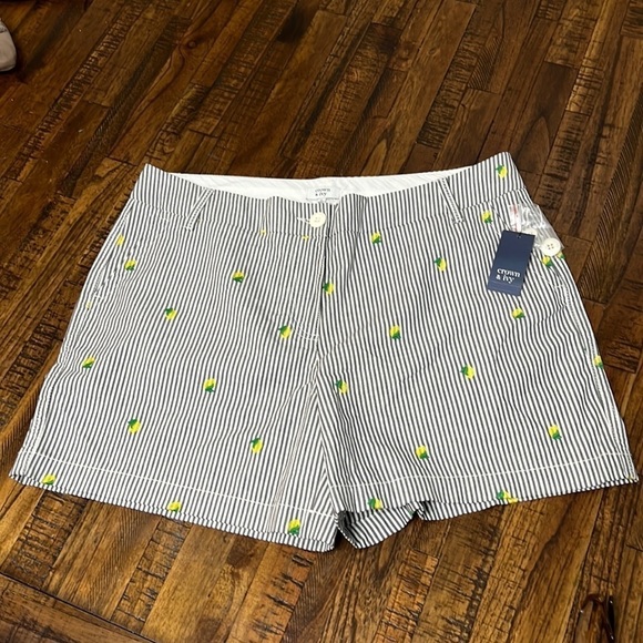 NWT lemon shorts Crown & Ivy lemon embroidered striped print 5” inseam size 12 - Picture 7 of 9